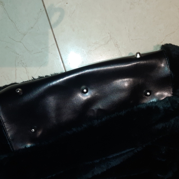 GORGEOUS SUZANNE FAUX FUR MINK HUGE SEXXXY NAUGHTY BLACK OVERSIZED TRAVEL BAG - Picture 11 of 11